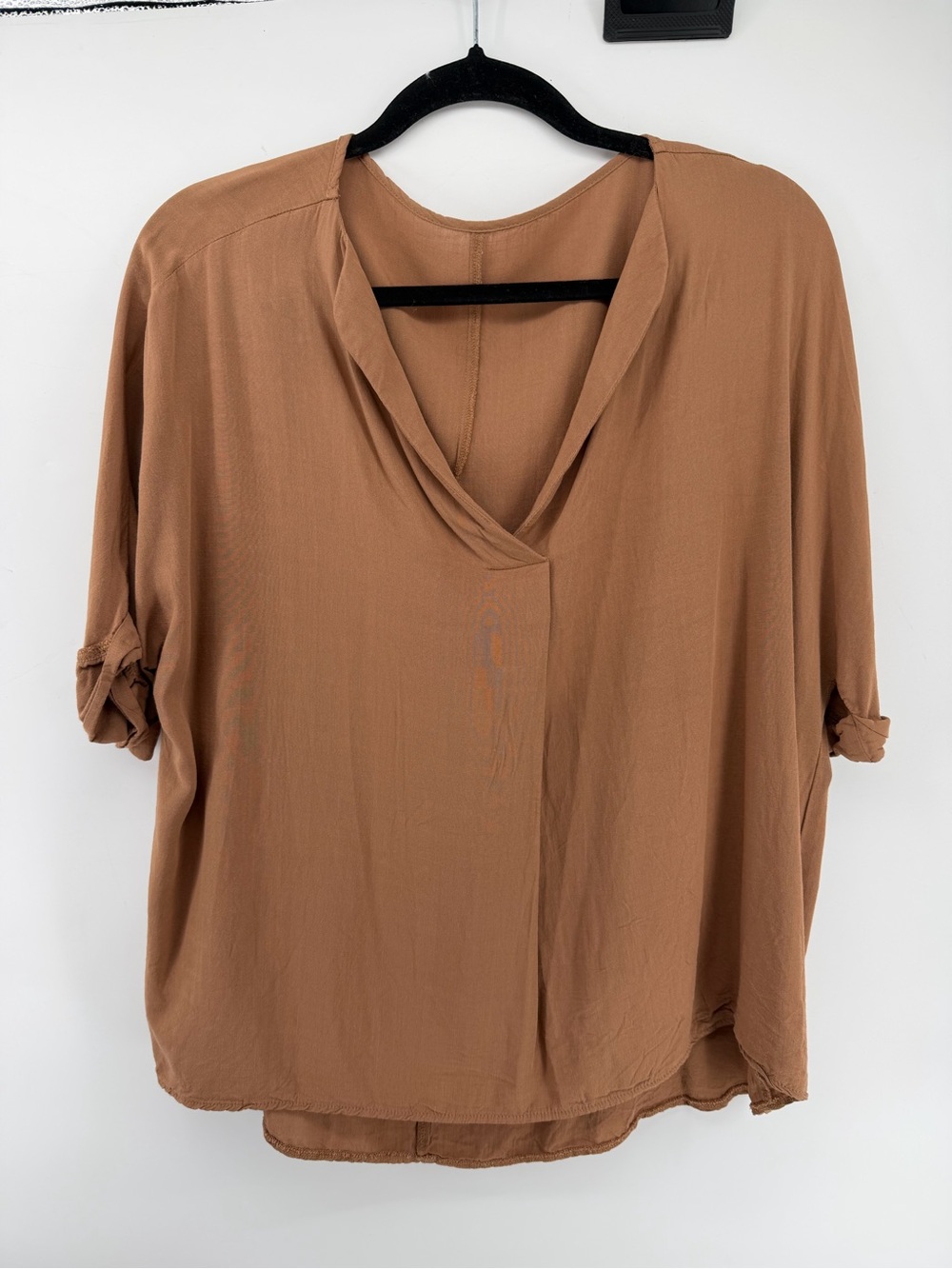 Women's Relaxed Fit V-Neck Blouse Camel Brown Short Sleeve 100% Viscose Top